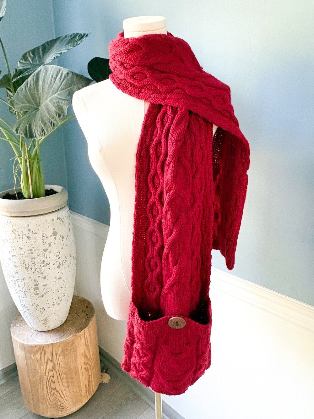 Carraig Don Merino Wool Cable Knit Pocket Scarf Moy Aran Made in Ireland